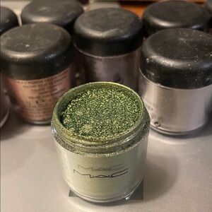 MAC Golden Olive Pigment